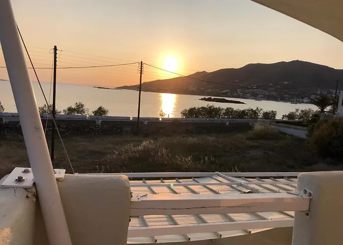 Апартаменты The Black Pig Posidhonia (Syros)