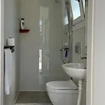 The Black Pig Апартаменты *