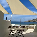 Апартаменты The Black Pig Posidhonia (Syros)