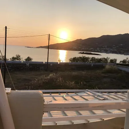 Апартаменты The Black Pig Posidhonia (Syros)