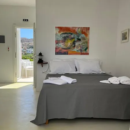 The Black Pig * Posidhonia (Syros)